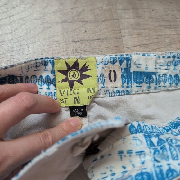 Volcom Stone Vintage Y2K White Womans Cargo Skater Pants Size 6 *Read - Picture 9 of 13